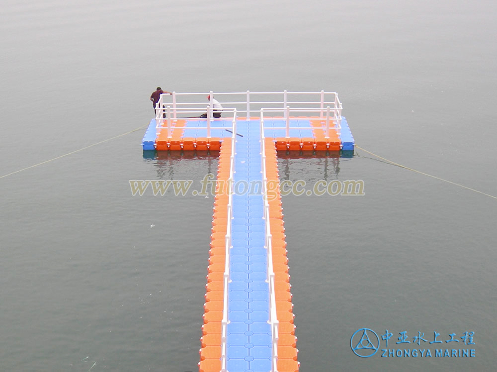 Thousand Island Lake T-shaped water platform